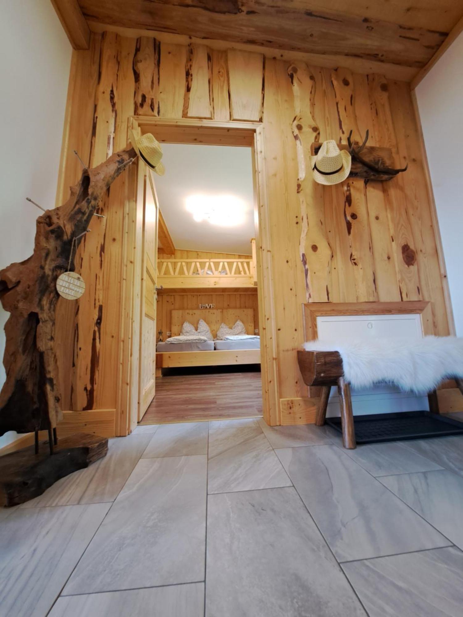 Erlebnisbauernhof Gutschi Ranch Kamp 部屋 写真
